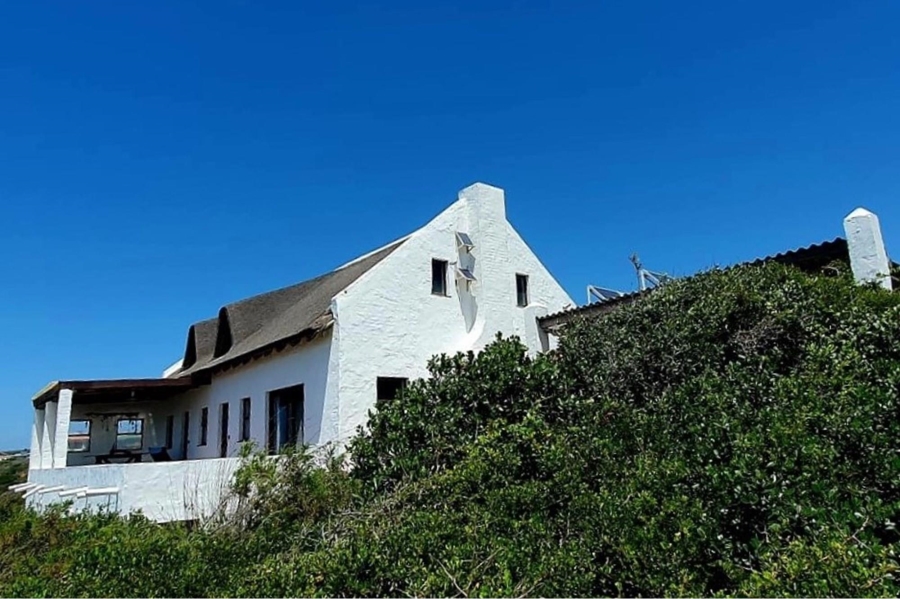 5 Bedroom Property for Sale in Boggomsbaai Western Cape